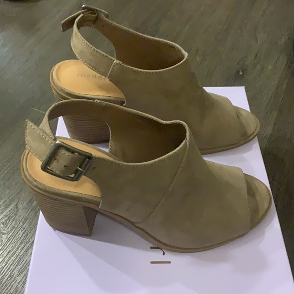 Madden Girl Taupe Shooties - Picture 8 of 9